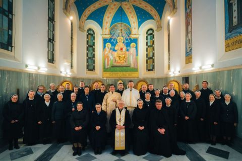 «Я є монахом і повертаюся до монастиря»: єпископ Діонісій Ляхович прощався з богопосвяченими особами в Римі