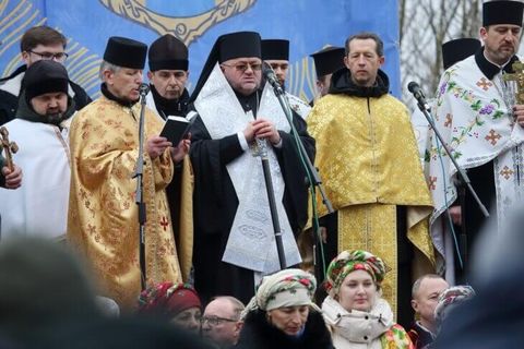 «Свою історію пишемо кров’ю по святій землі», — єпископ Володимир Фірман