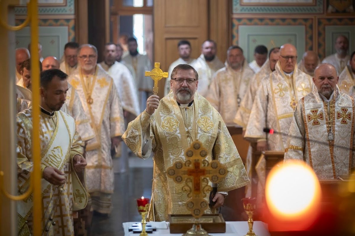 На Синоді в Римі помолилися за усопших єпископів: «Це знак єдності архиєреїв цілої нашої Церкви»