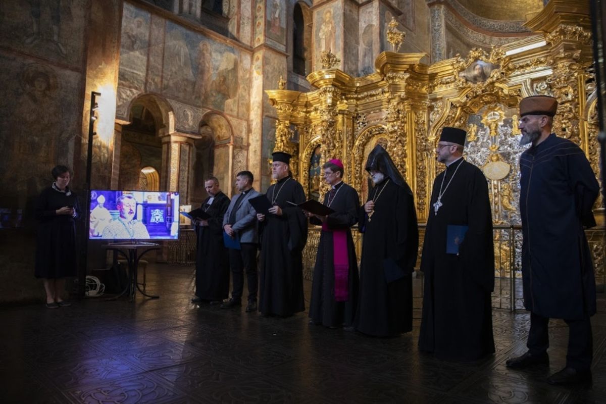 У Софії Київській та Гнєзно відбулася спільна міжконфесійна молитва за мир в Україні та світі