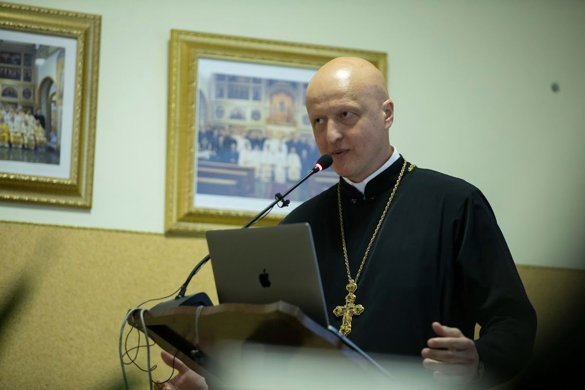 «На початку всі зранені, але кінцевий результат — стати цілителями»: на Синоді презентували досвід супроводу родин у жалобі