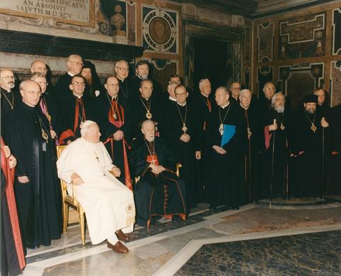 Синод Єпископів УГКЦ на зустрічі із папою Іваном Павлом ІІ у 1995 році