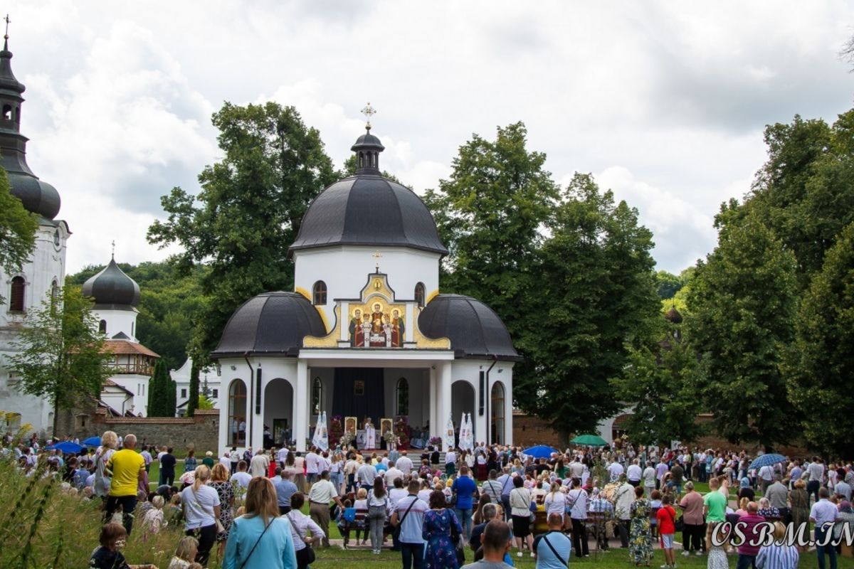 Владика Михаїл Колтун очолив празник у Крехівському василіянському монастирі Cвятого Миколая