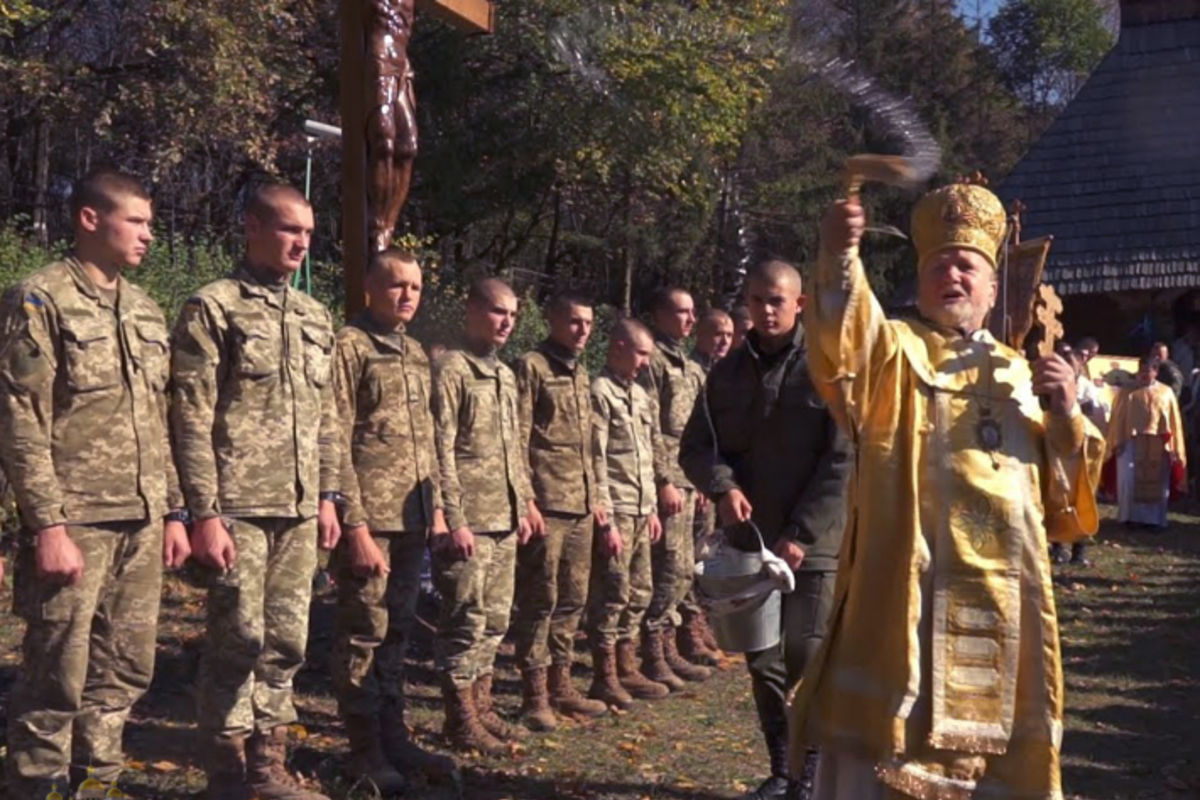 Владика Михаїл Колтун здійснив посвяту українського війська під покров Пресвятої Богородиці