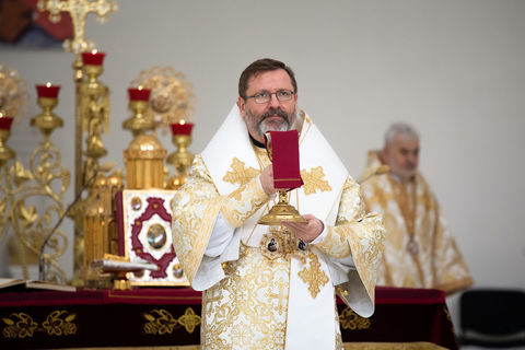 «Христос сам хоче стати поживою для страждаючого від війни українського народу», — Глава УГКЦ у свято Пресвятої Євхаристії