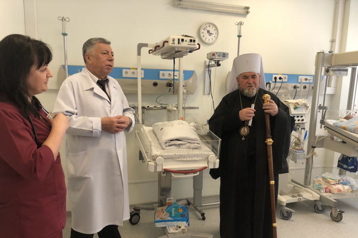 На Святвечір митрополит Василій Семенюк відвідав хворих дітей Тернопільської лікарні