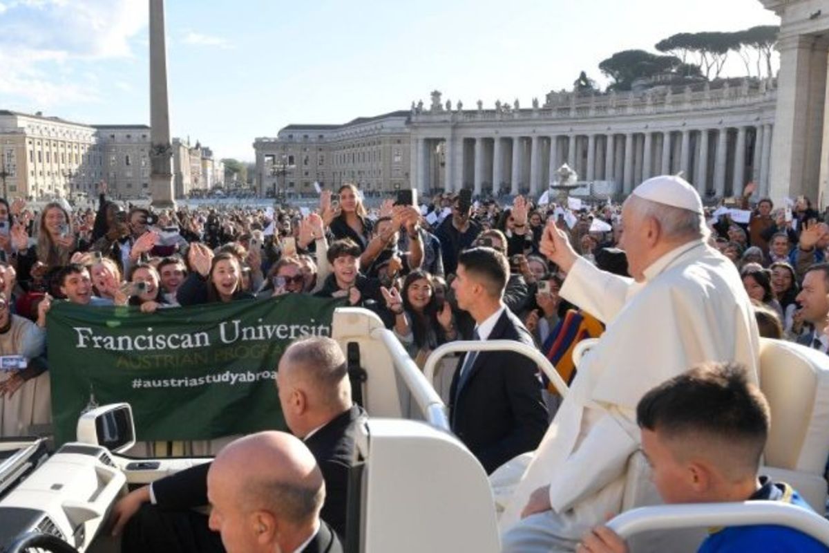 Папа: тeж і секуляризоване середовище може сприяти наверненню