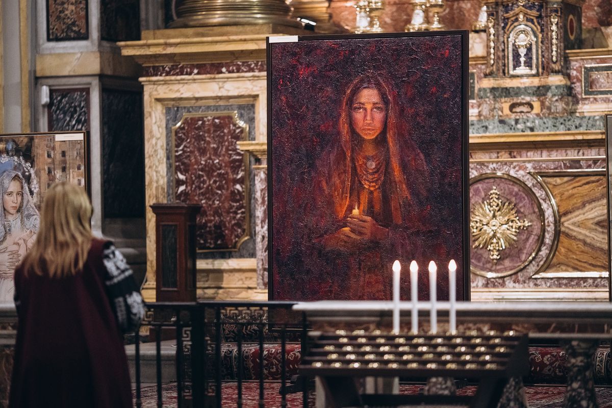 У римській базиліці Сант-Андреа-делла-Валле відкрили виставку «Молитва за Україну»