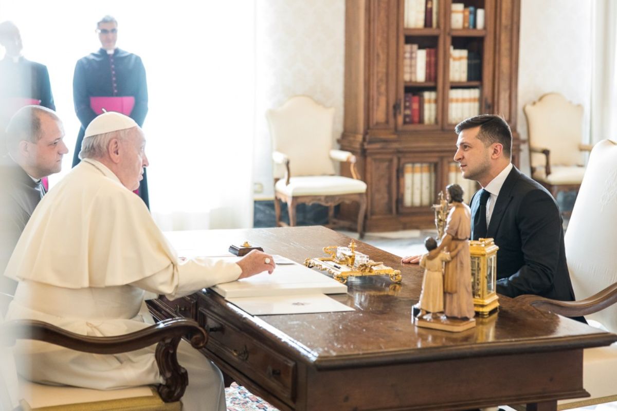 Володимир Зеленський запросив Папу відвідати Україну