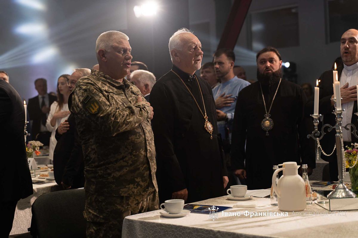 Митрополит Володимир Війтишин взяв участь у Молитовному сніданку в Івано-Франківську