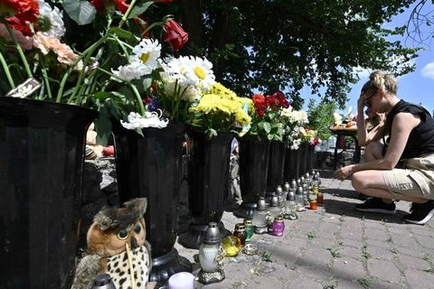 Папа назвав «варварським» обстріл торгового центру в Кременчуку