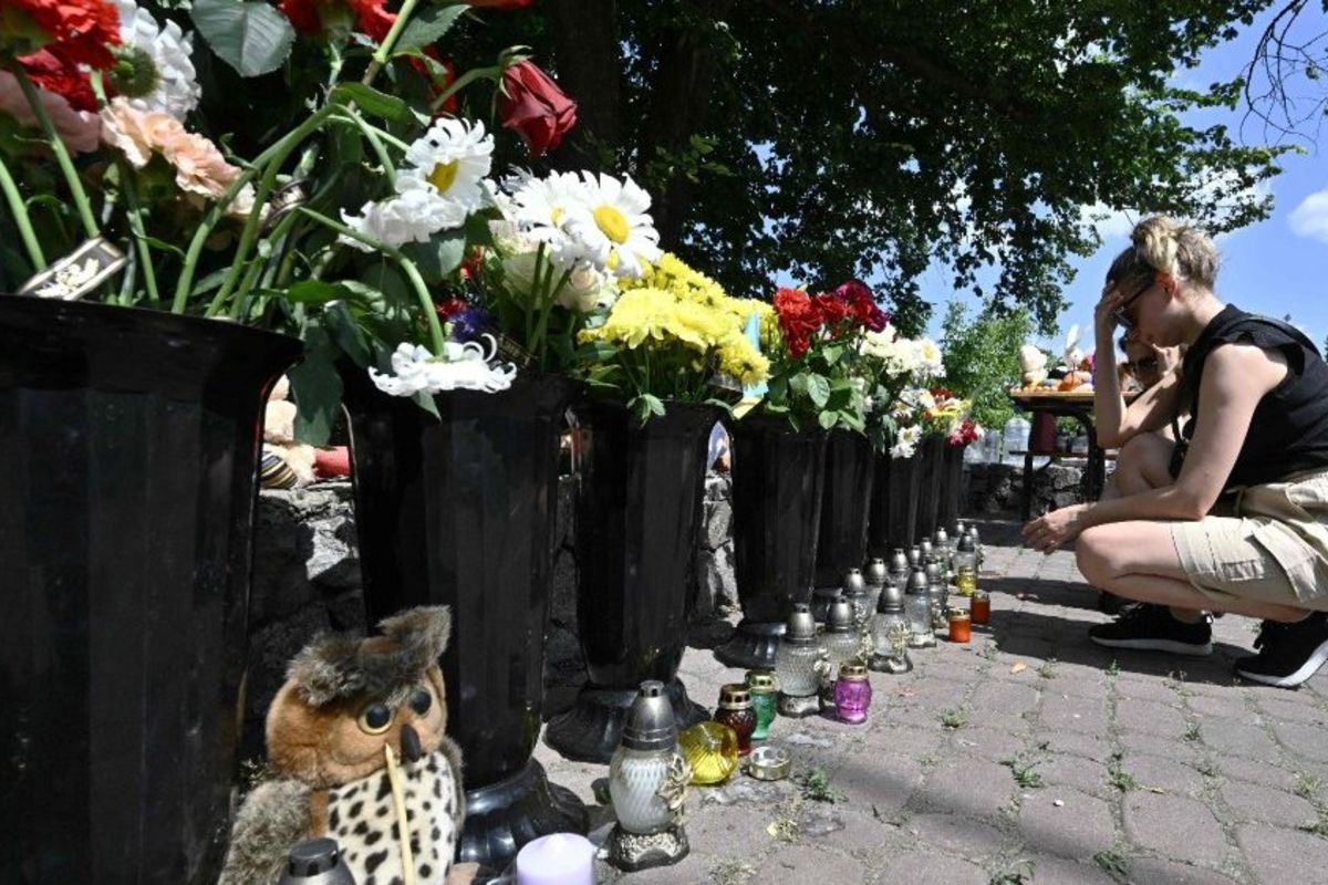 Папа назвав «варварським» обстріл торгового центру в Кременчуку