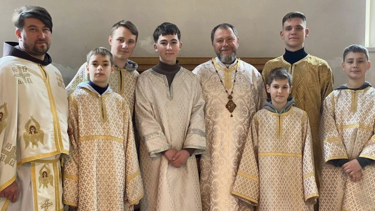 Владика Ніл Лущак з Мукачівської греко-католицької єпархії часто відвідує спільноти своїх співбратів