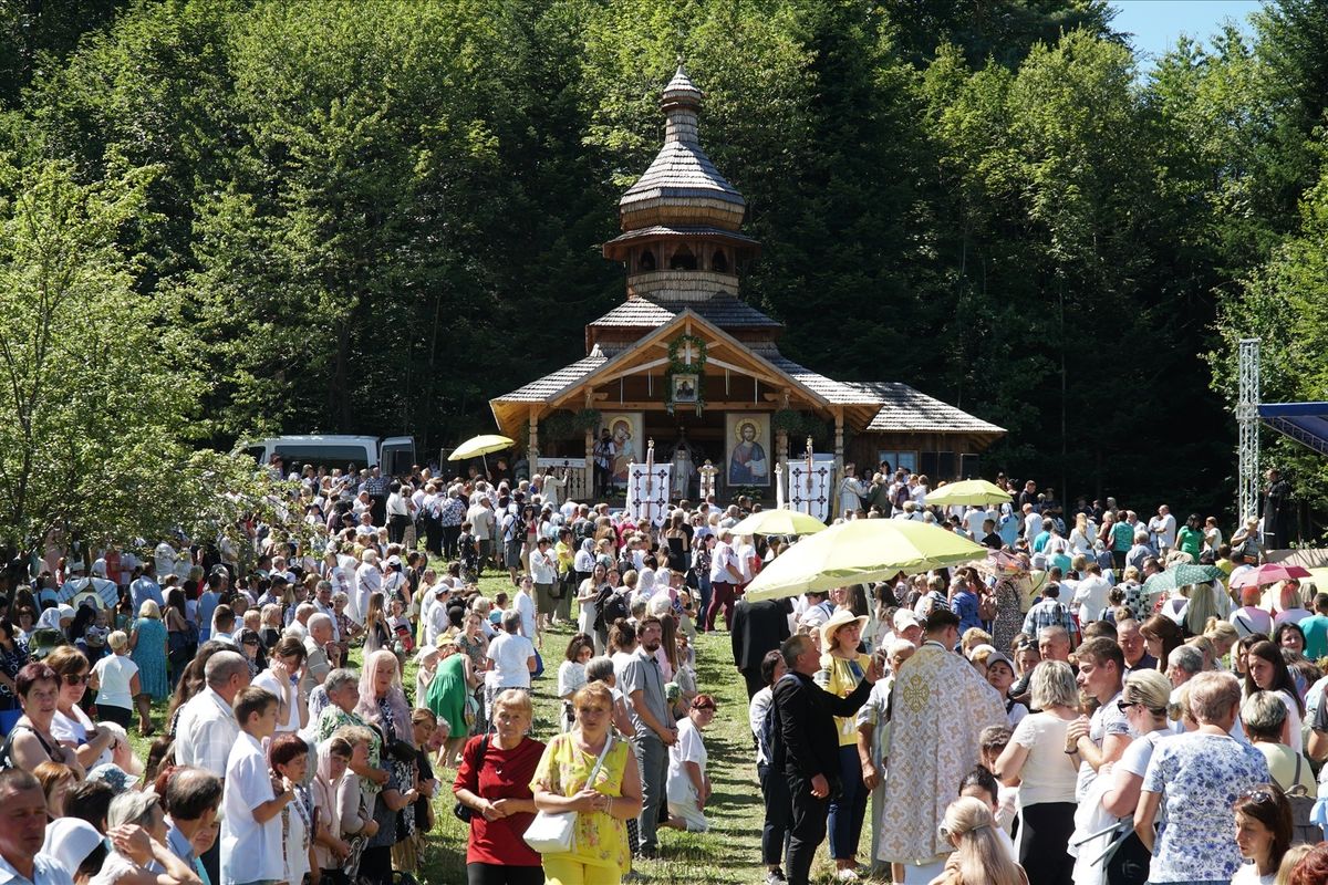 В Українській Кальварії на Самбірщині за участі владик УГКЦ відбулася чисельна проща