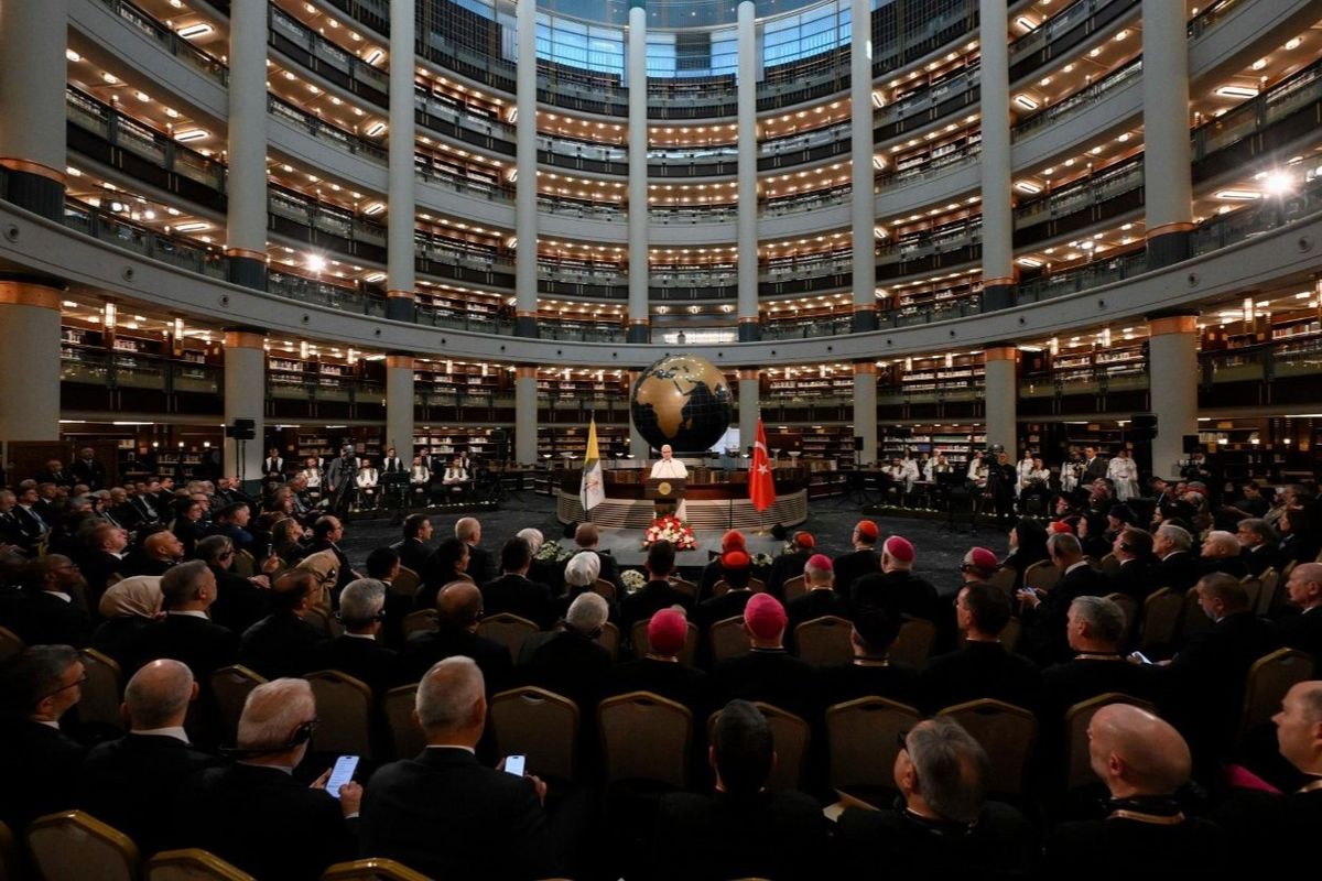 Апостольська подорож Папи Лева XIV до Туреччини та Лівану. День перший