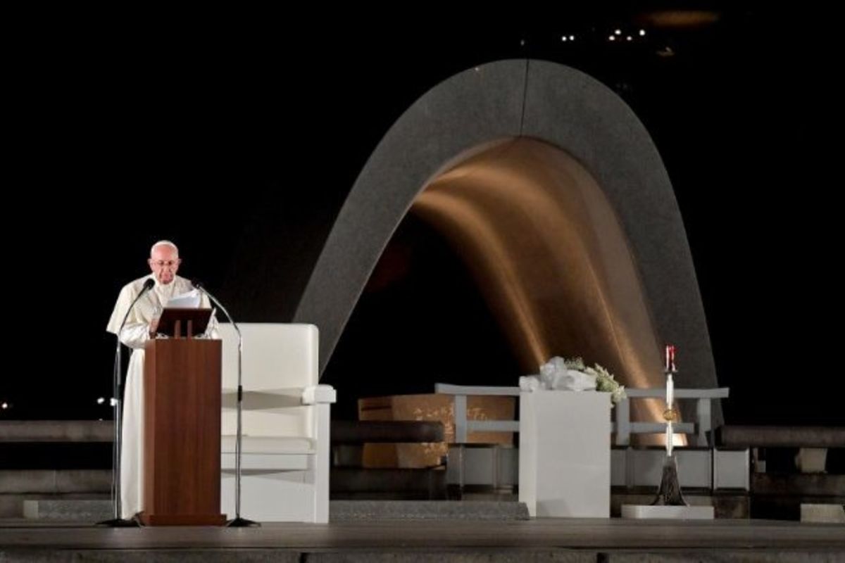 Папа Франциск: Звільнити людство від ядерної зброї, загрози для всіх людей