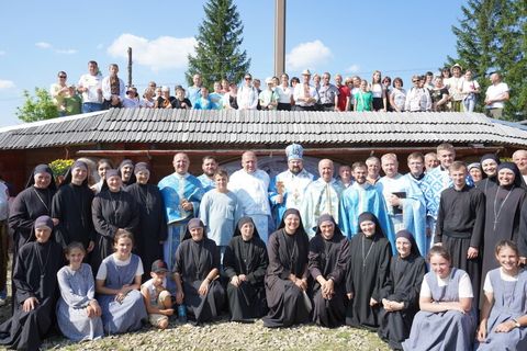 На Горі мучеників на Івано-Франківщині владика Петро Голіней пригадав про жертву багатьох свідків віри українського народу