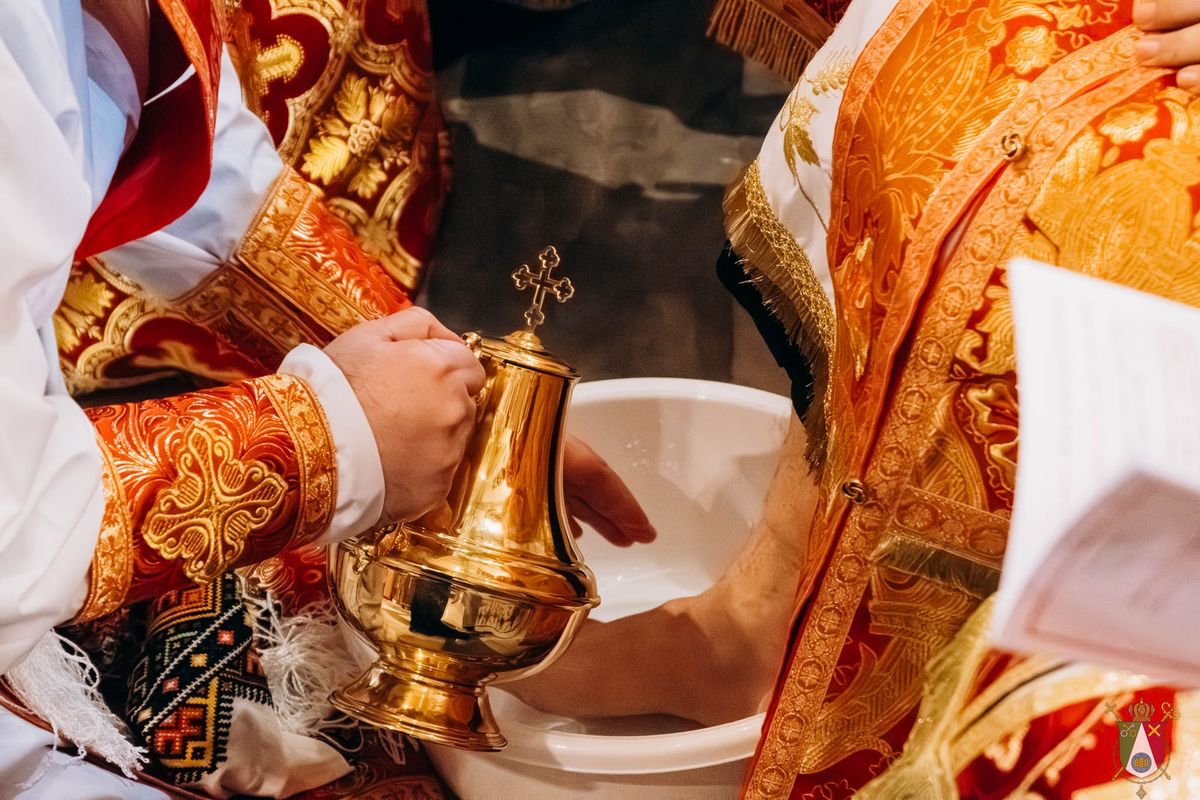 Чин умивання ніг: як Українська Греко-Католицька Церква в Європі відзначила Великий четвер