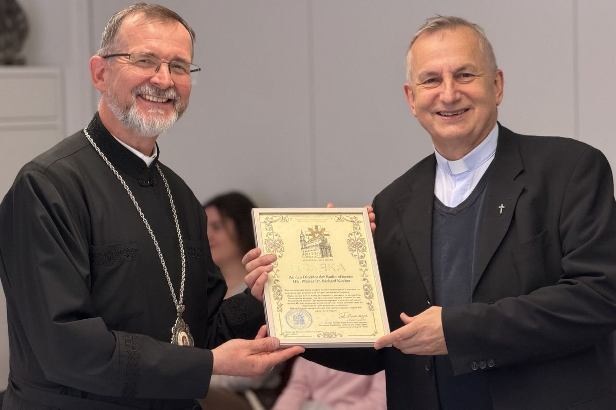 Єпископ Богдан Дзюрах подякував католицькому радіо «Хорив» за понад 130 тисяч вервиць для українських захисників