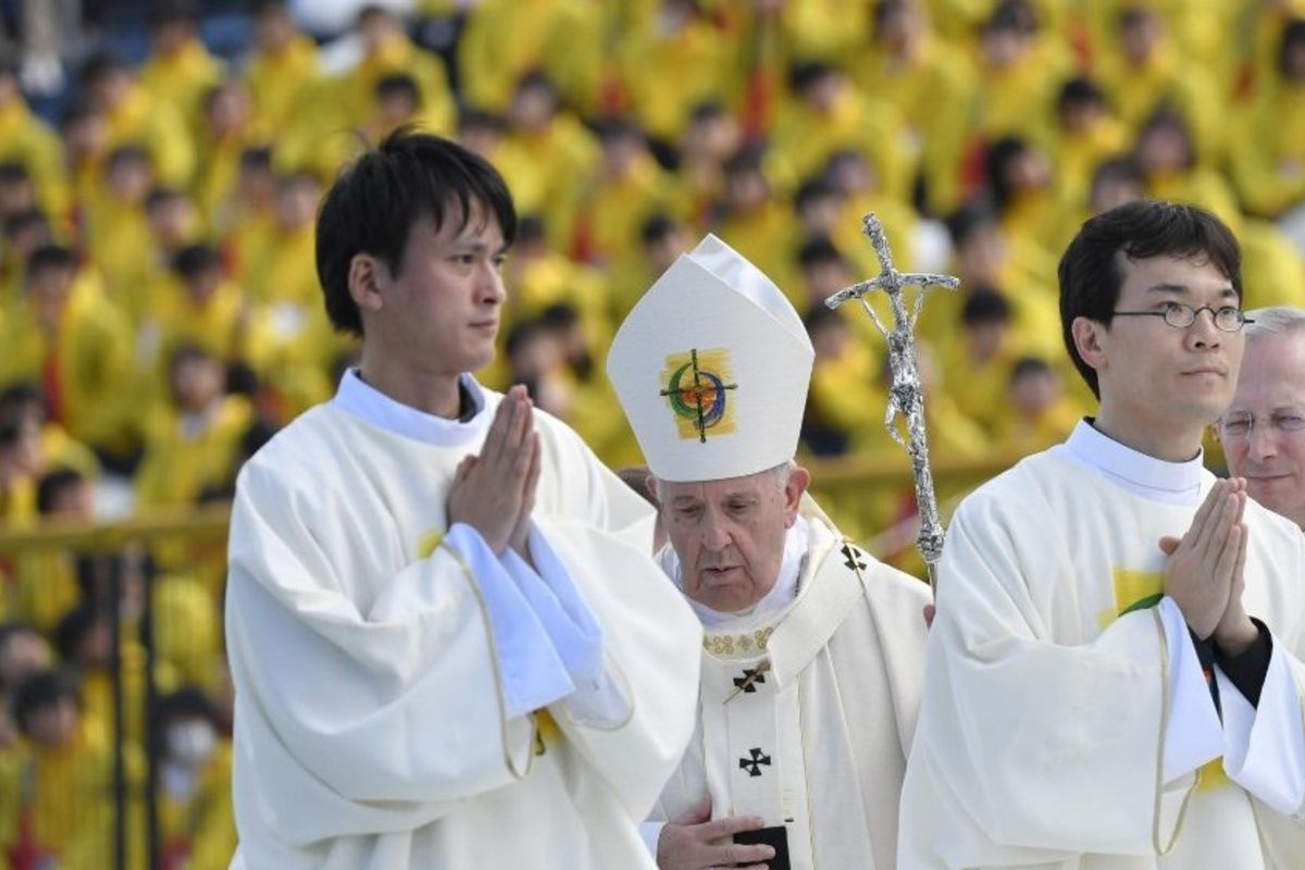 Папа Франциск відправився у свою 32 Апостольську подорож до Таїланду та Японії. День четвертий та п’ятий