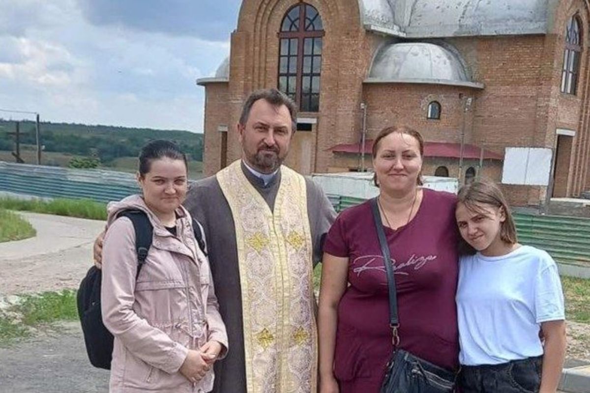 Миколаїв: священник далі служить людям, навіть якщо його парафіяни виїхали