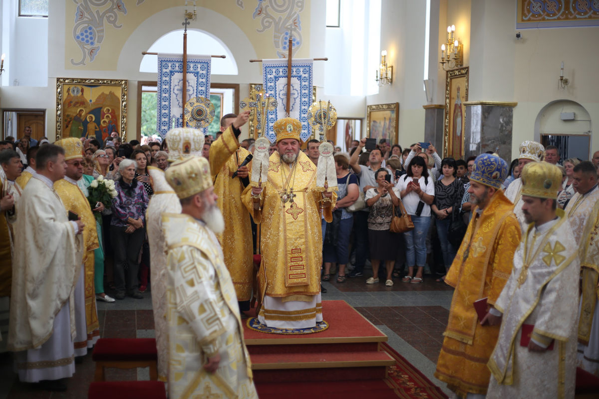 У Зарваниці відслужили подячну Святу Літургію з нагоди потрійного ювілею митрополита Василія Семенюка