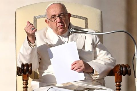 Папа Франциск: нехай же заступництво апостолів Андрія і Петра принесе мир дорогій Україні
