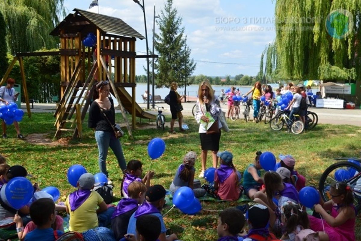 «Любити свою країну — так просто»: екологічний захід в Івано-Франківську