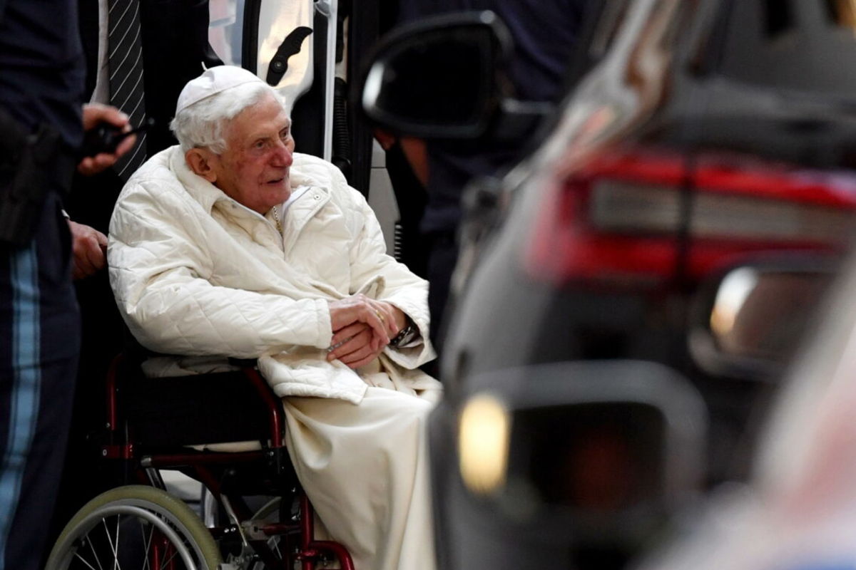 Як почувається Венедикт XVI? Відповідає особистий секретар Папи-емерита