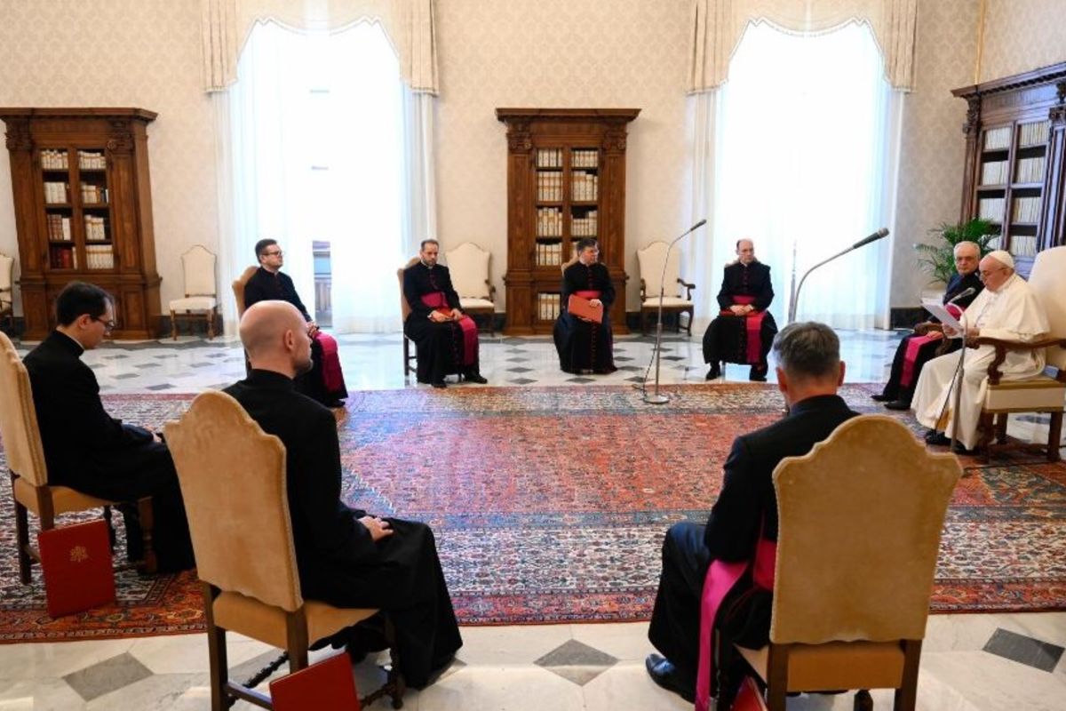 Папа Франциск: Хто молиться, той ніколи не є самотнім