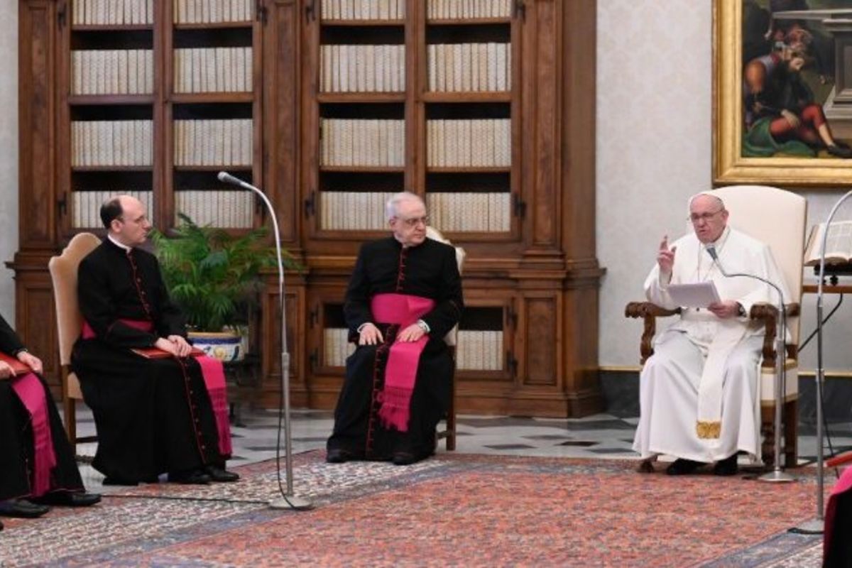 Папа: Ми — тендітні, але вміємо молитися, й у цьому — наша гідність
