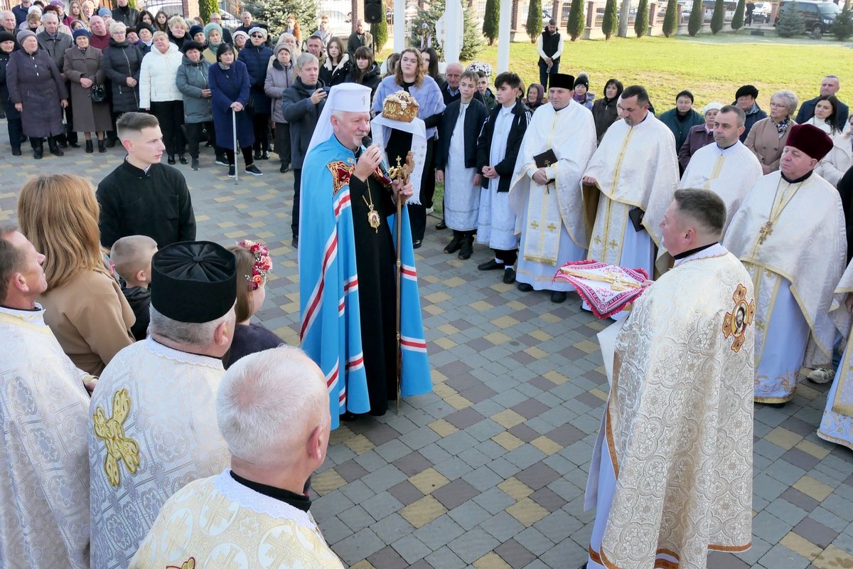 Парафіяльна спільнота Святого Архистратига Михаїла м. Тисмениця на чолі з владикою Володимиром Війтишином відзначила 20-ліття