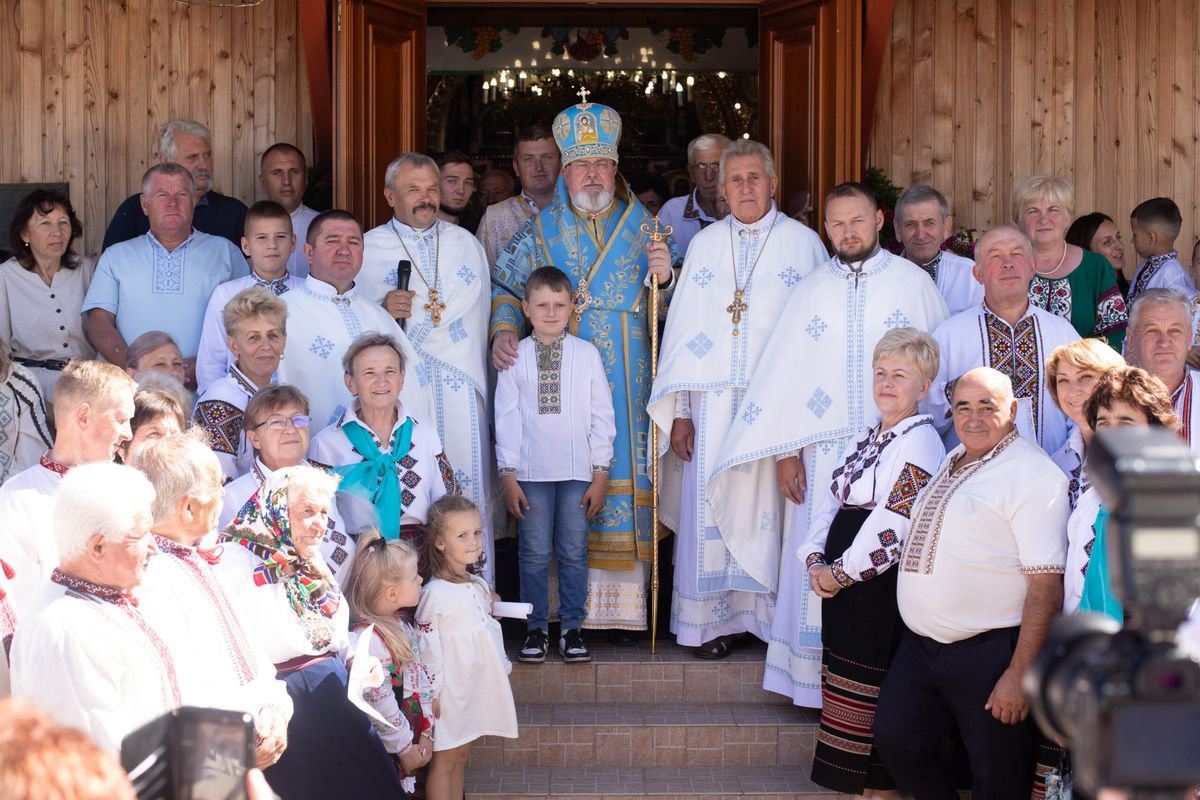 100-ліття храму у с. Лопушна відзначили Архиєрейською Божественною Літургією