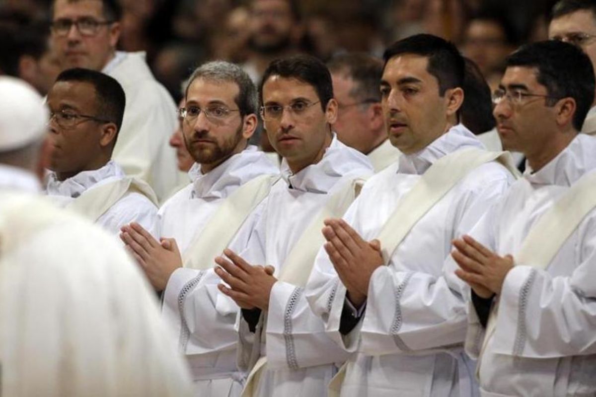 Душпастирі коментують Лист Папи Франциска до священників