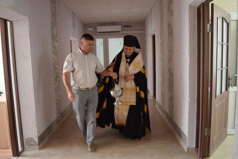 Владика Дмитро Григорак освятив прихисток для людей старшого віку у селищі Заводське