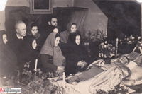Прощання родини з єпископом Іваном Лятишевським. Станіслав, 27 листопада 1957 р.