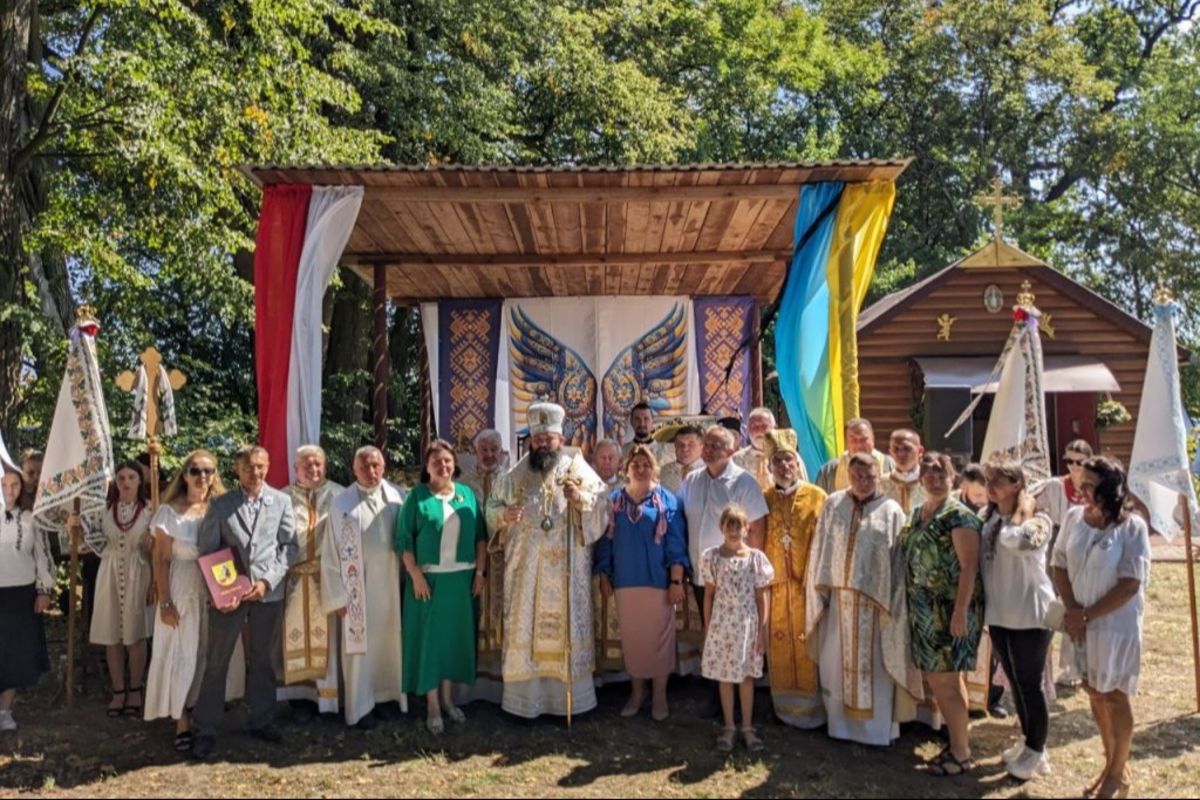 Владика Петро Лоза очолив Божественну Літургію у Корчмині з нагоди Днів добросусідства