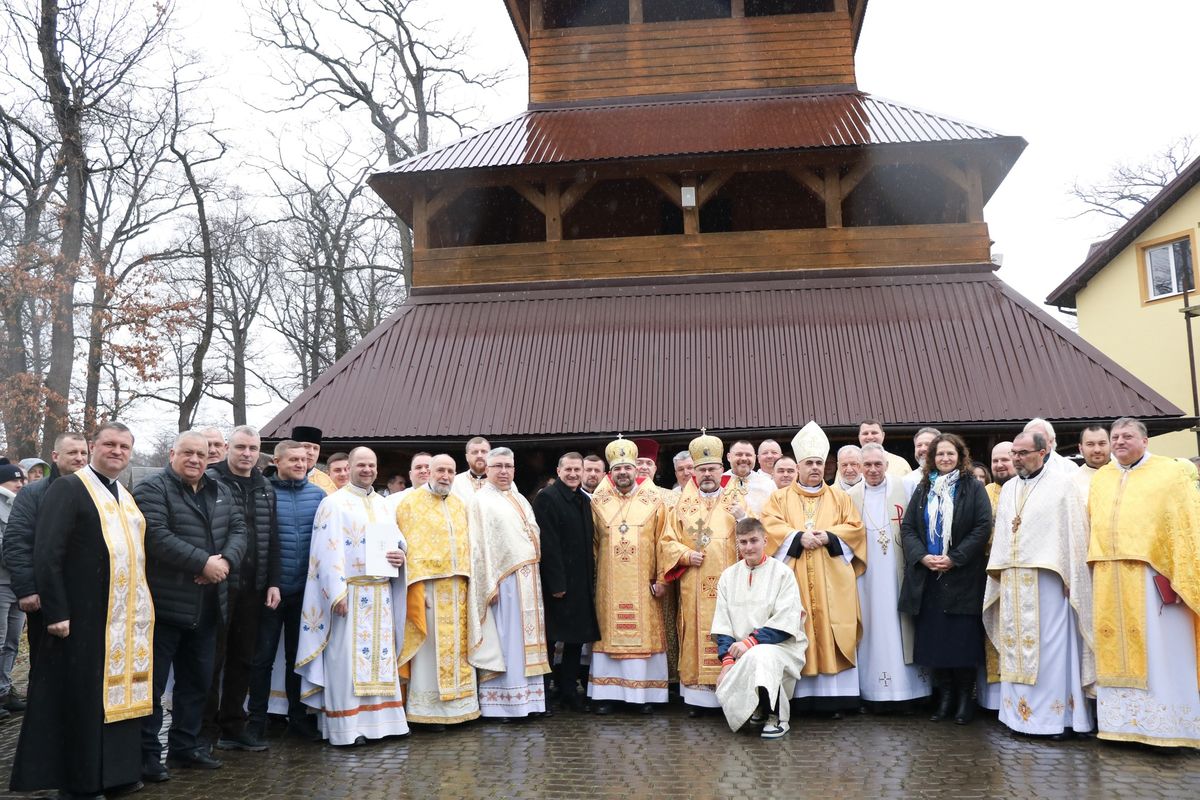 У Самбірсько-Дрогобицькій єпархії відкрили й освятили триповерховий шпиталь для внутрішньо переміщених осіб