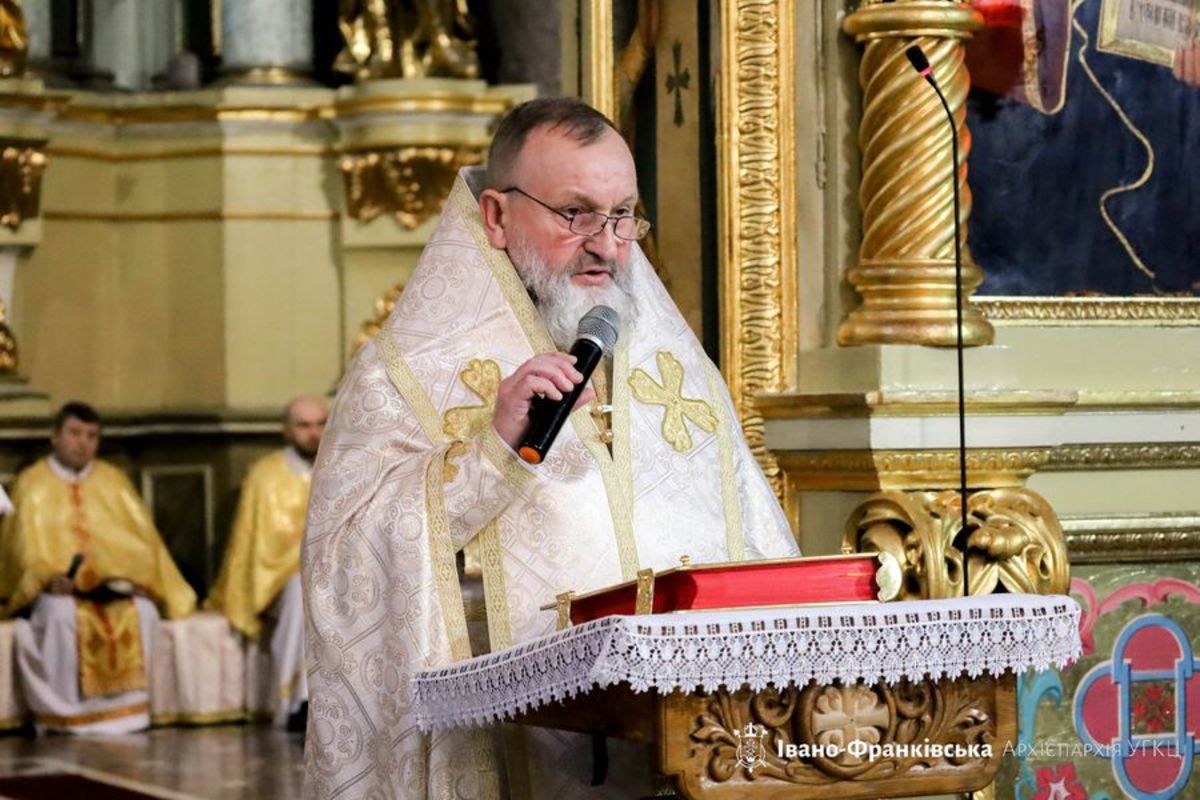 «Стараймося завжди чути Його добрий голос», — митрополит Ігор Возьняк в головній святині Івано-Франківська