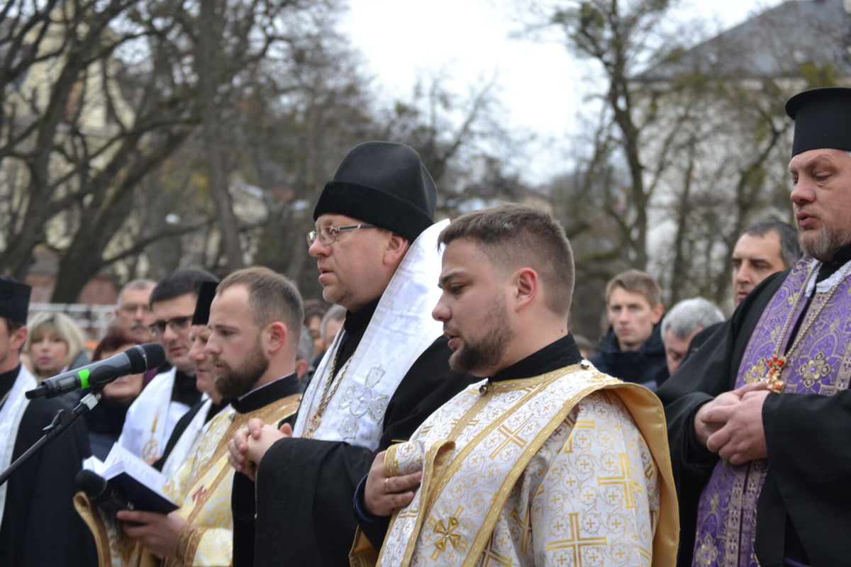 Сьогодні у Львові молитовно вшанували пам’ять Героїв Небесної сотні