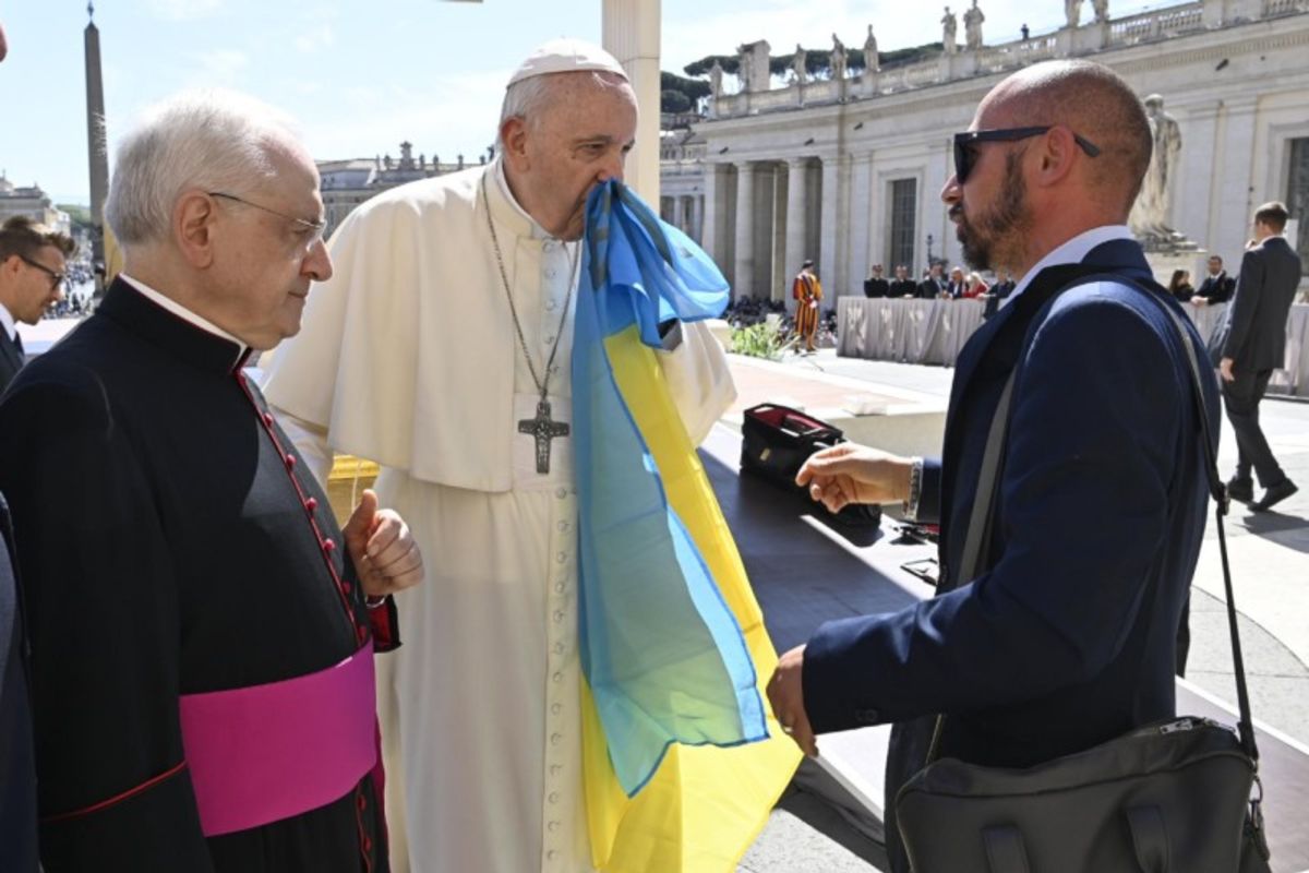 Папа Франциск тричі просив Путіна відкрити гуманітарний коридор до Маріуполя, — Il Messaggero