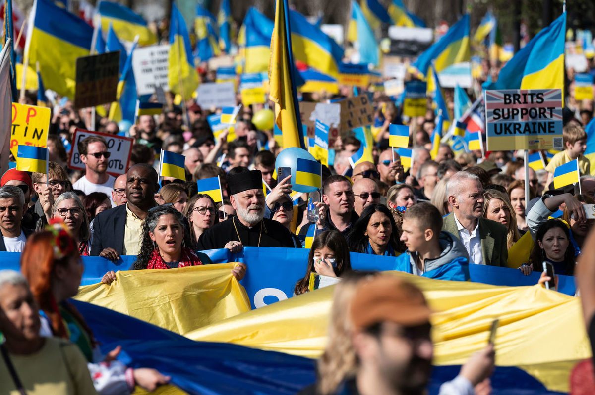 Владика Кеннет Новаківський під час мітингу на підтримку України в Лондоні, березень 2022 року, фото: Mazur / cbcew.org.uk