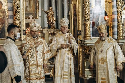 У головній святині міста Івано-Франківська молитовно вітали митрополита Володимира Війтишина із нагоди його 62-ого Дня народження