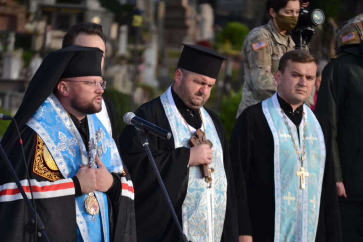 На Личакові з нагоди свята Покрови молитовно вшанували пам’ять Героїв, які віддали життя за Україну