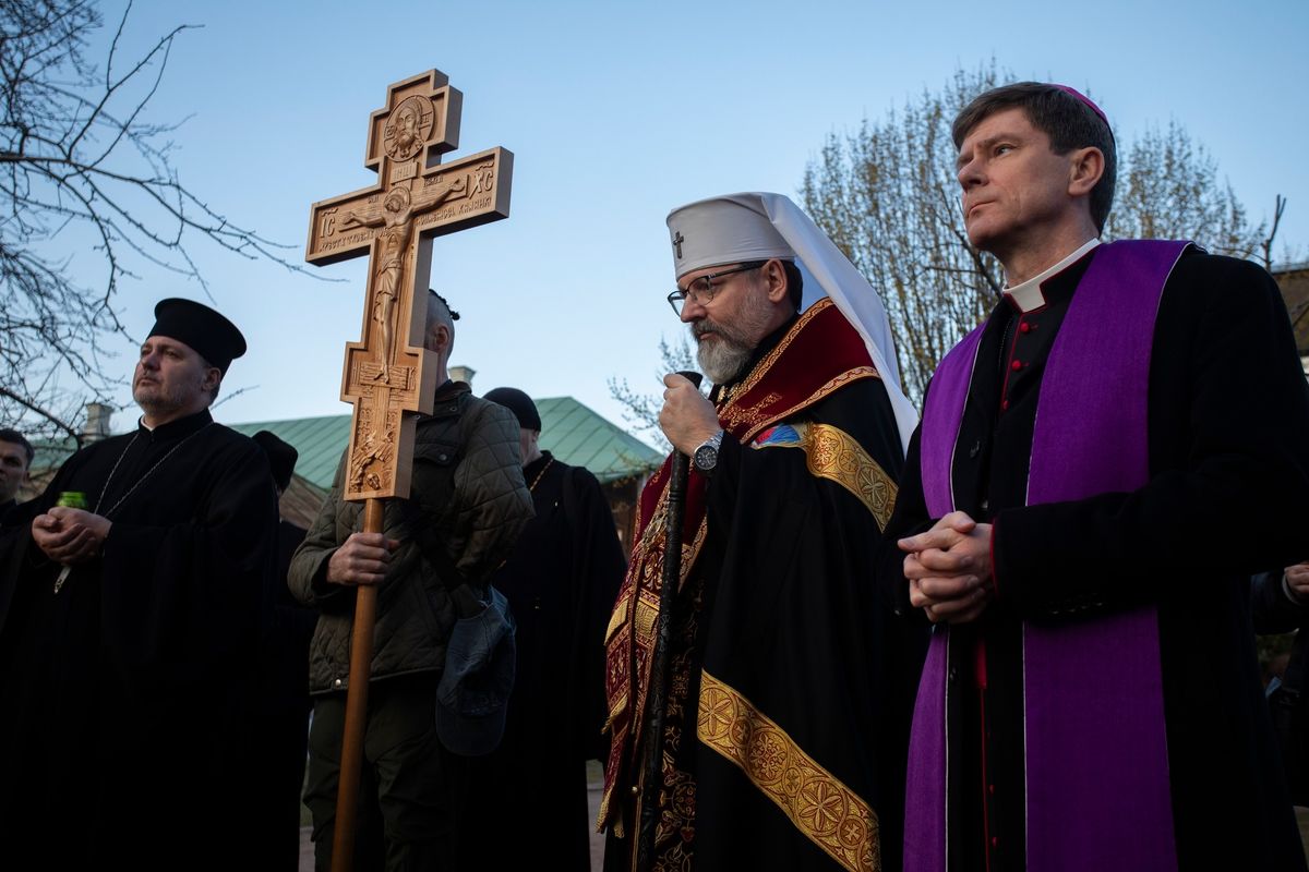 «У безсиллі беззахисного ми бачимо надію на Воскресіння і силу України» — Глава УГКЦ на Хресній дорозі у Софії Київській