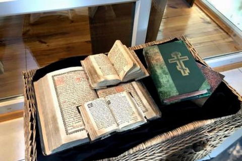 Владика Михаїл Сабрига: великий книголюб з мольбертом