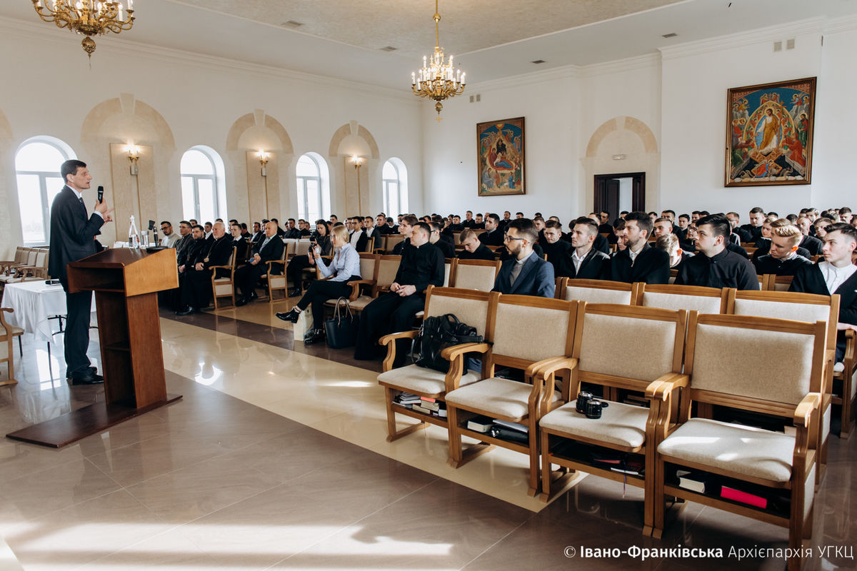 Голова Івано-Франківської обласної ради прочитав лекцію для семінарістів УГКЦ