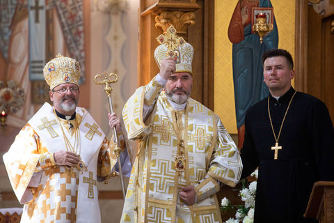 Глава УГКЦ привітав владику Василя Івасюка з 20-річчям єпископської хіротонії