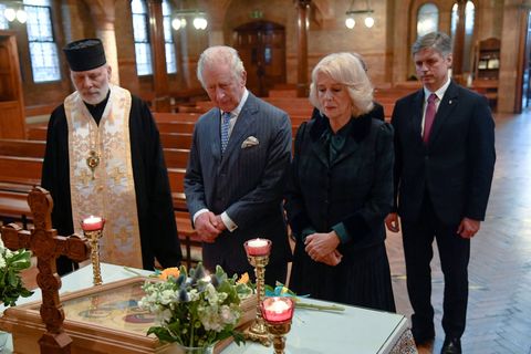 Принц Чарльз та герцогиня Камілла в українській католицькій катедрі в Лондоні помолилися за мир в Україні