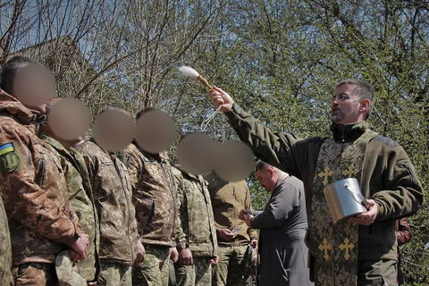 Військові капелани УГКЦ разом із захисниками і захисницями відсвяткували Великдень на східних теренах